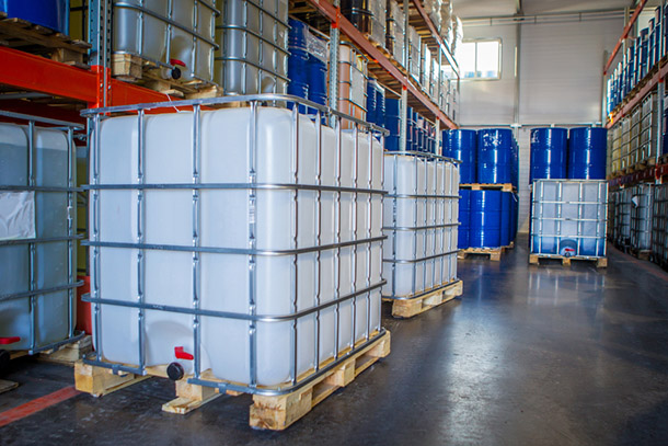 Plastic container for liquids