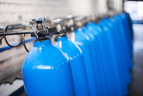 oxygen cylinder with compressed gas